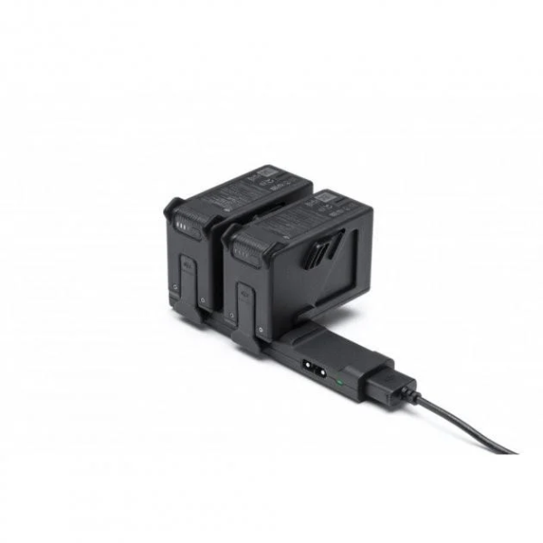 батареи заряжаются в хабе DJI FPV